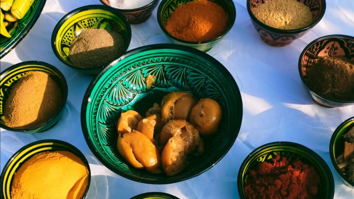 Marokkaanse kookcursus als gezin in het riad in Marrakech tijdens de herfstvakantie